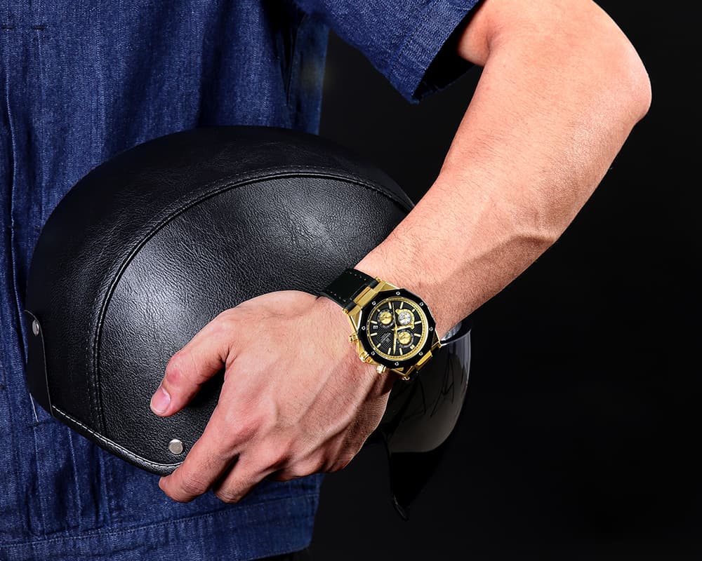 NAVIFORCE 8028 Leather Strap Sports Chronograph Watch