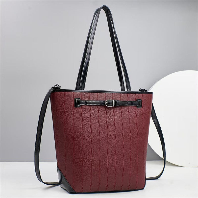 Bold and Functional Shoulder bag